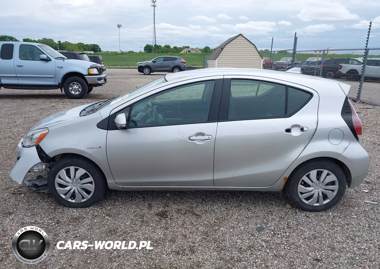 2015 Toyota Prius C Two VIN:JTDKDTB34F1111188 - 14