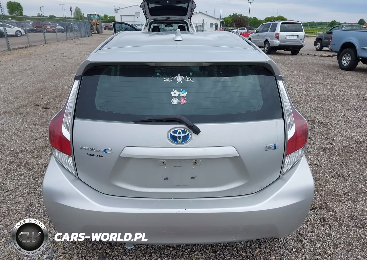 2015 Toyota Prius C Two VIN:JTDKDTB34F1111188 - 16