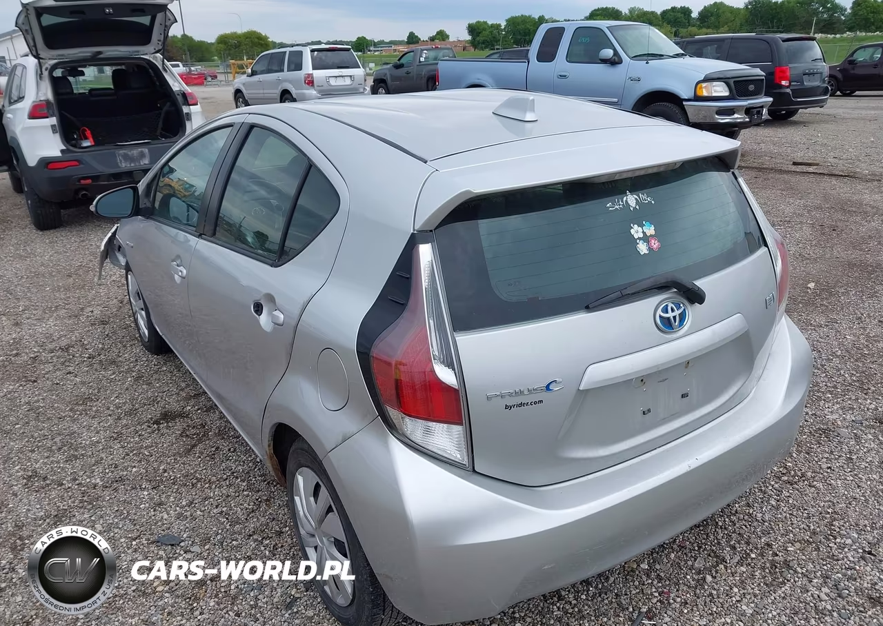 2015 Toyota Prius C Two VIN:JTDKDTB34F1111188 - 3