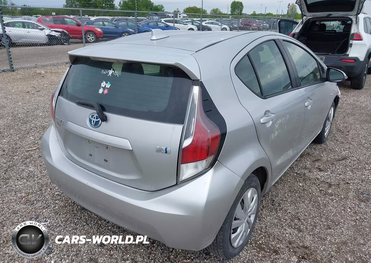 2015 Toyota Prius C Two VIN:JTDKDTB34F1111188 - 4