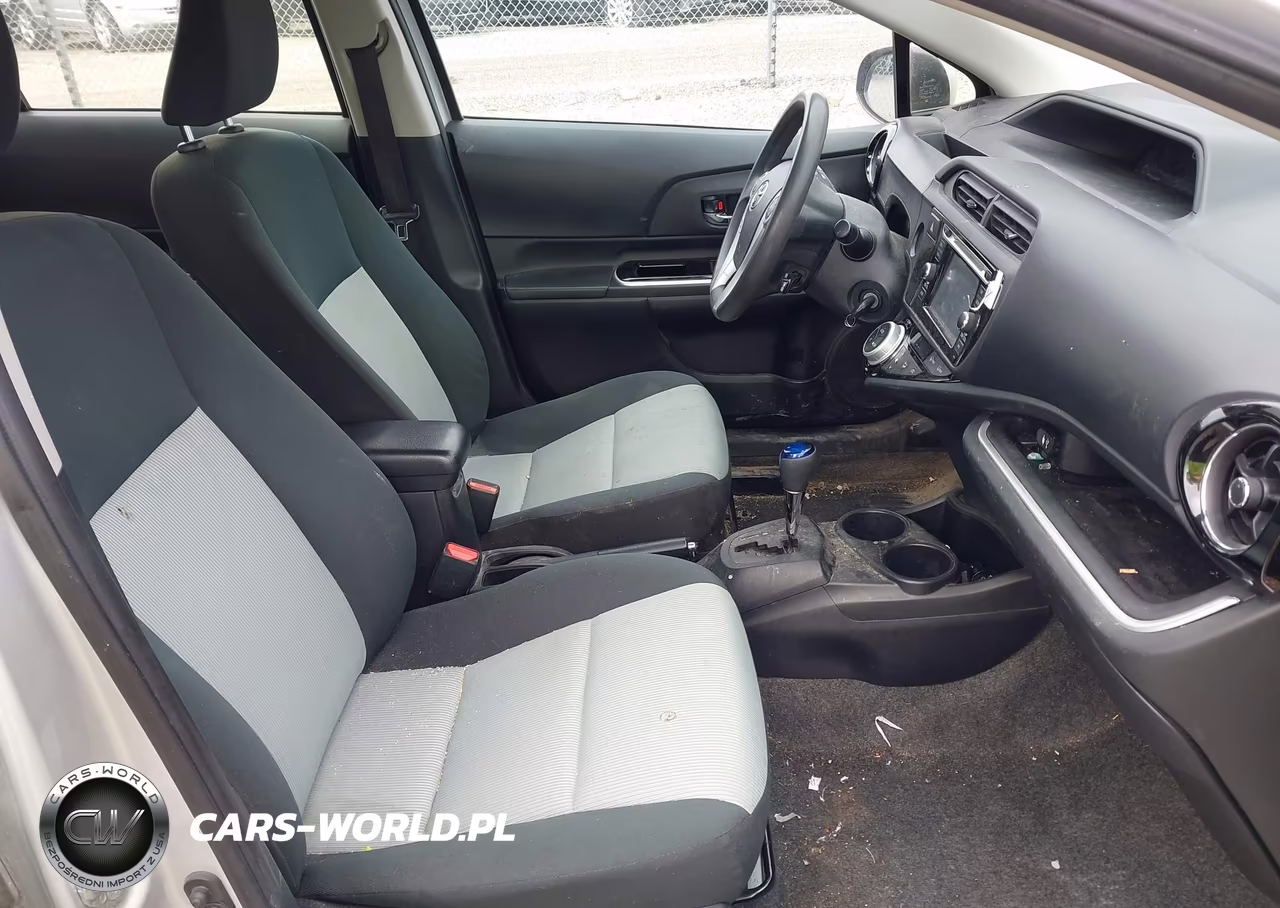 2015 Toyota Prius C Two VIN:JTDKDTB34F1111188 - 5