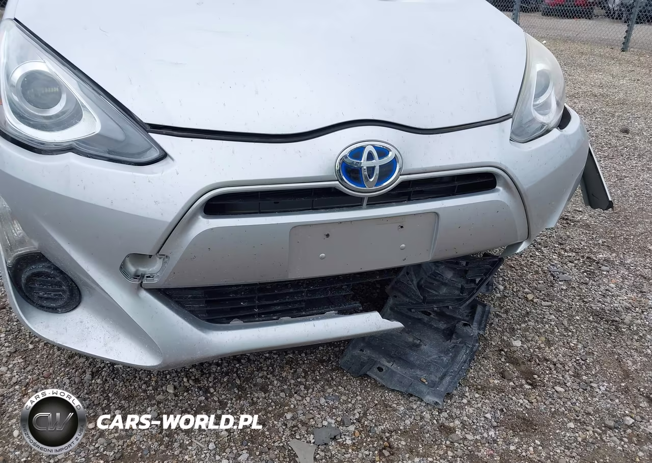 2015 Toyota Prius C Two VIN:JTDKDTB34F1111188 - 6