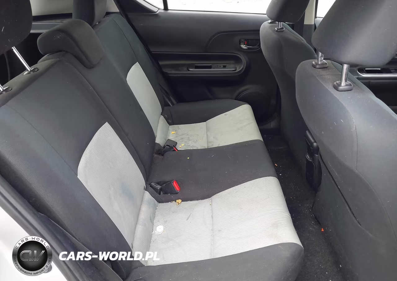 2015 Toyota Prius C Two VIN:JTDKDTB34F1111188 - 8