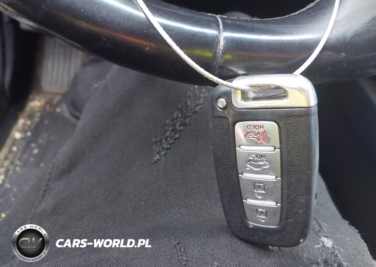 2010 Hyundai Genesis 3.8 VIN:KMHGC4DE2AU100285 - 11