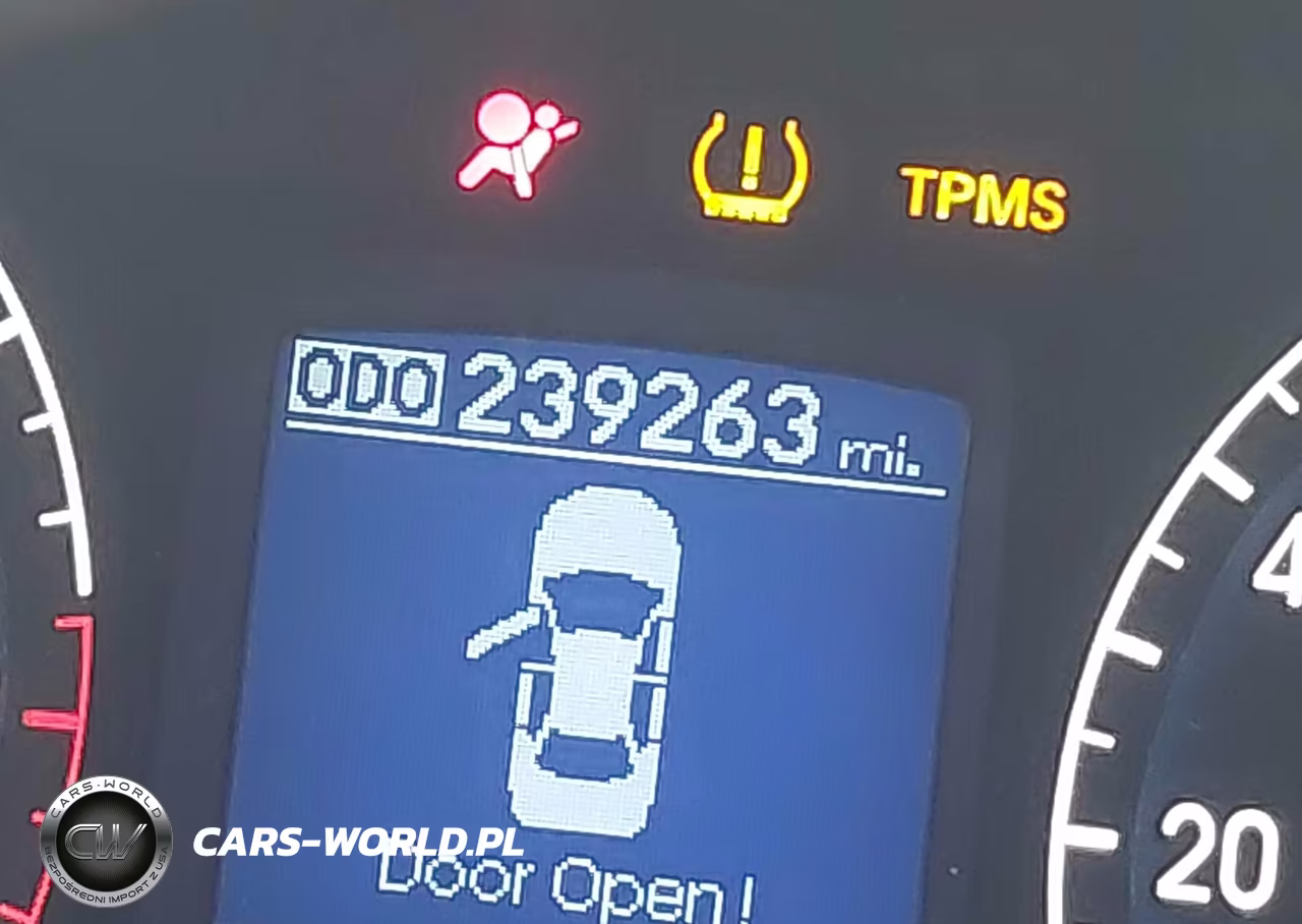 2010 Hyundai Genesis 3.8 VIN:KMHGC4DE2AU100285 - 16