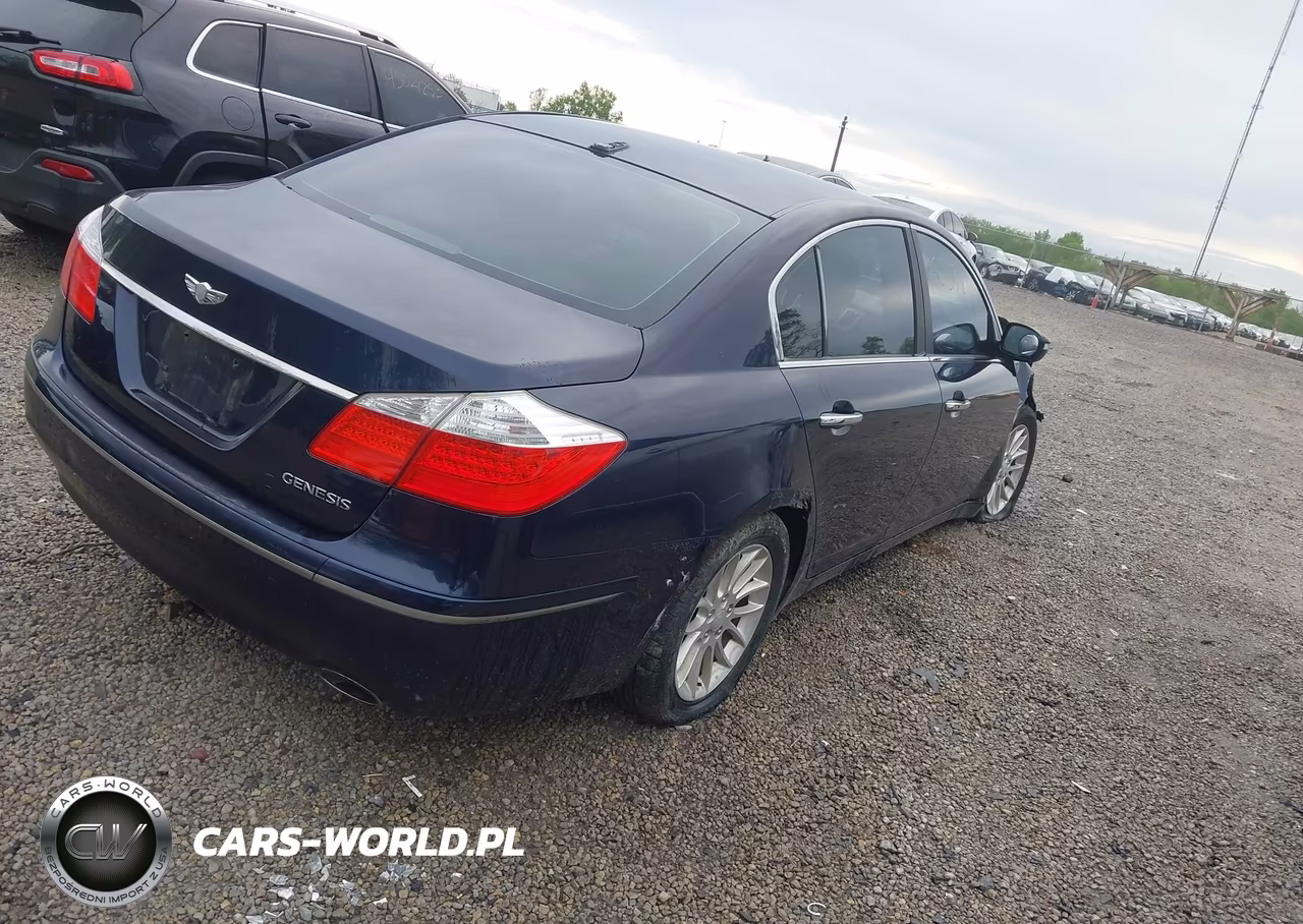 2010 Hyundai Genesis 3.8 VIN:KMHGC4DE2AU100285 - 4