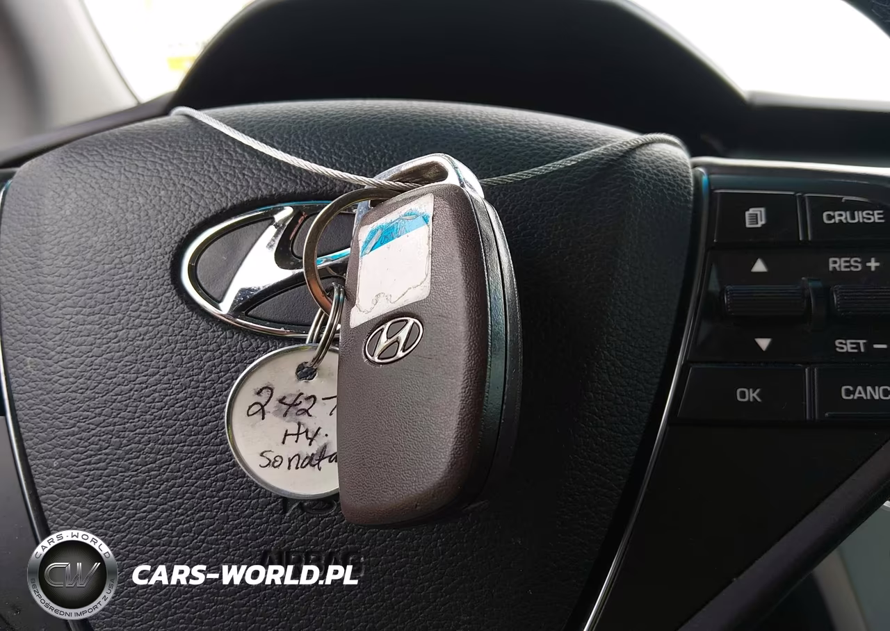 2015 Hyundai Sonata Sport VIN:5NPE34AF1FH242797 - 11
