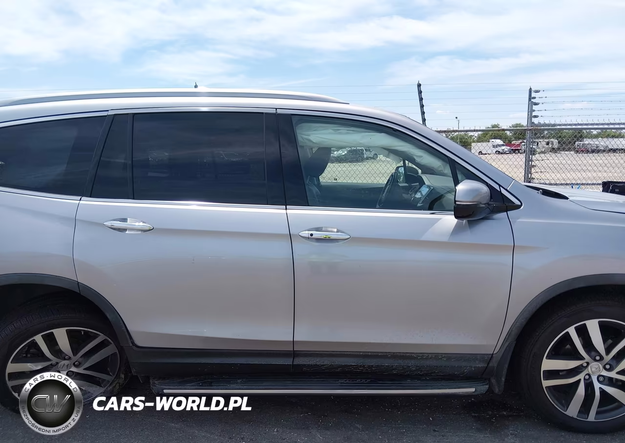2017 Honda Pilot Elite VIN:5FNYF6H01HB027102 - 13