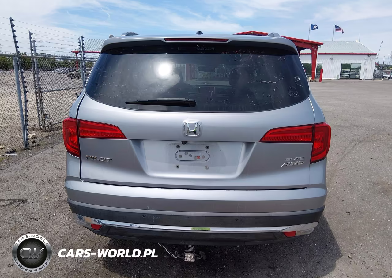 2017 Honda Pilot Elite VIN:5FNYF6H01HB027102 - 16