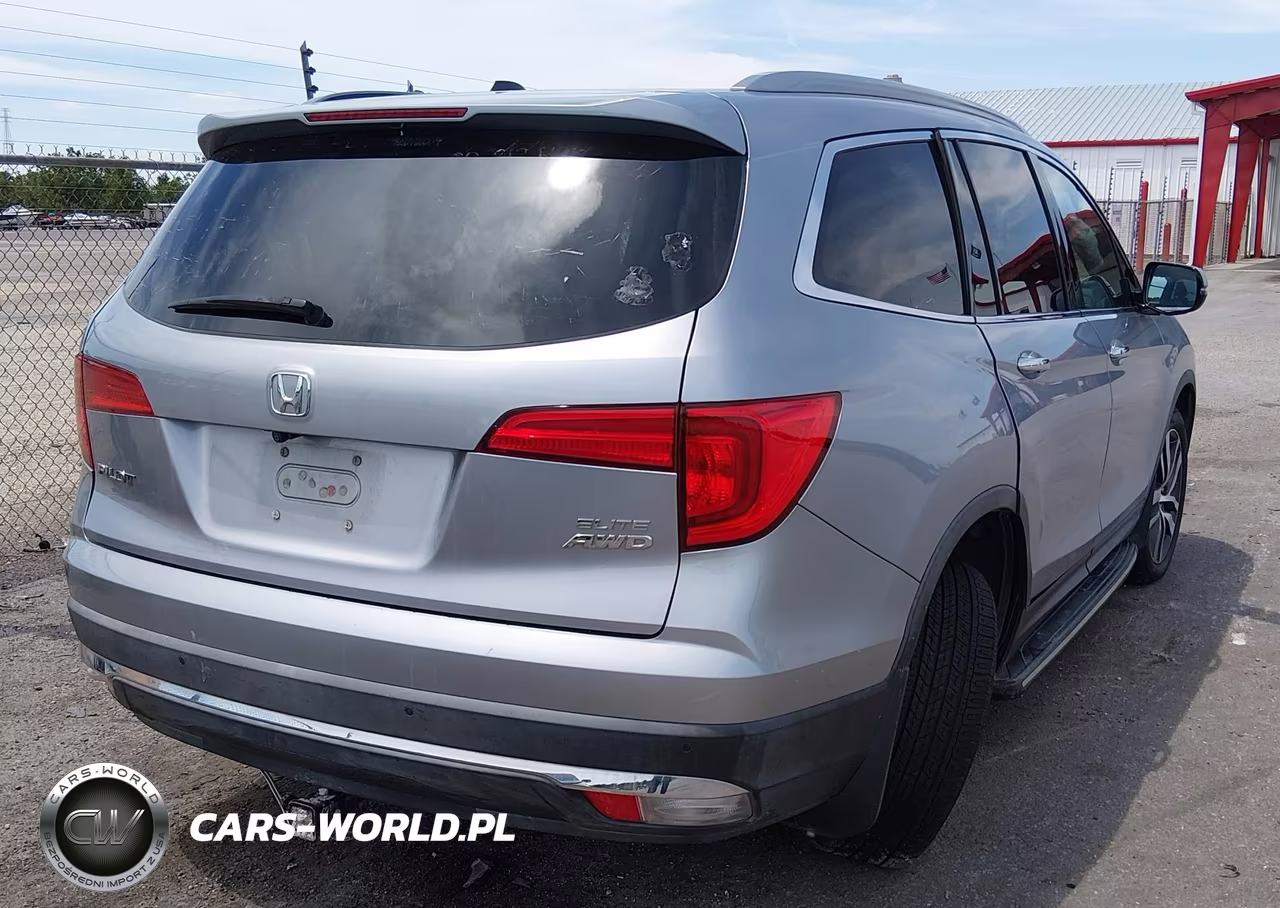 2017 Honda Pilot Elite VIN:5FNYF6H01HB027102 - 4