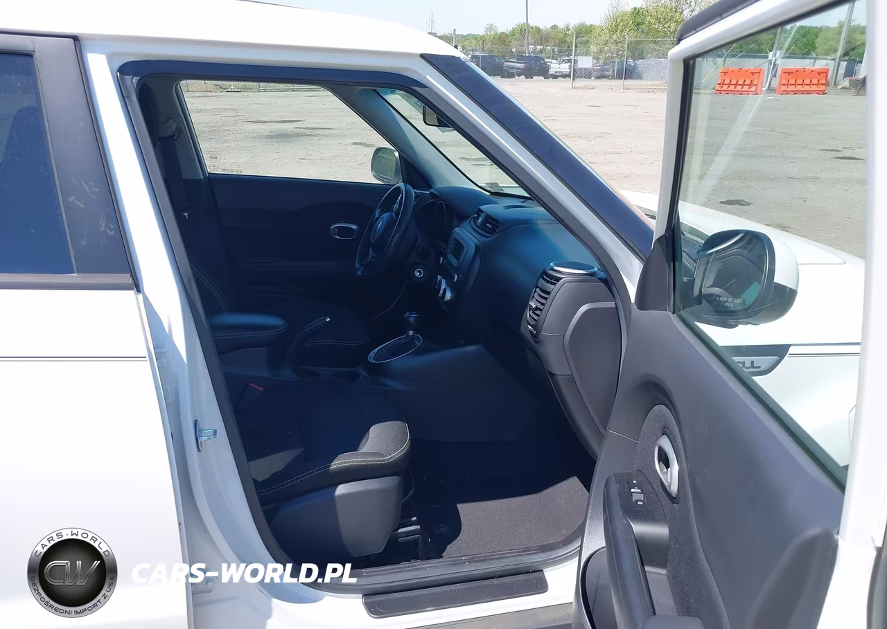 2015 Kia Soul + VIN:KNDJP3A53F7806927 - 5