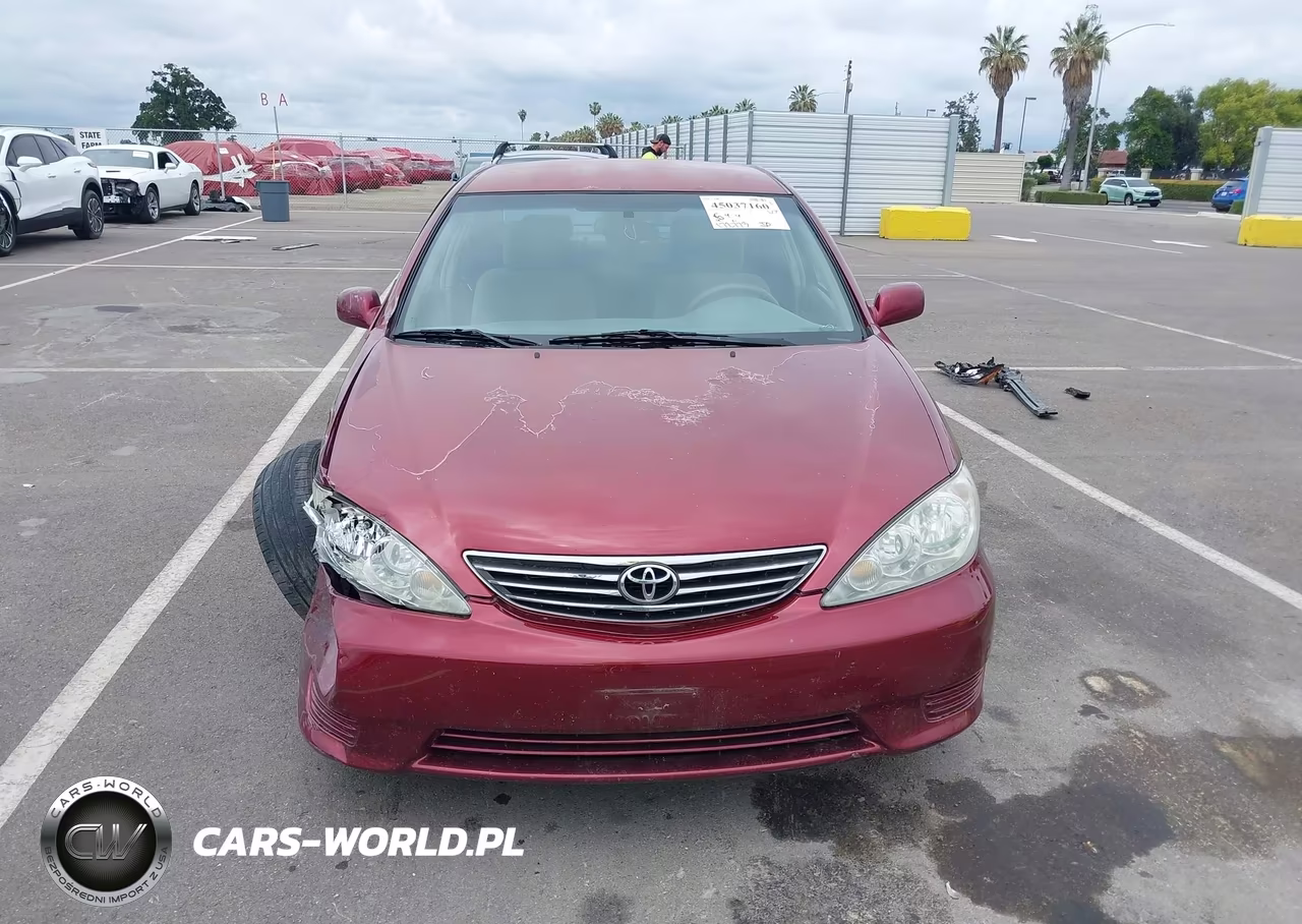 2005 Toyota Camry Le VIN:4T1BE32K65U404197 - 13