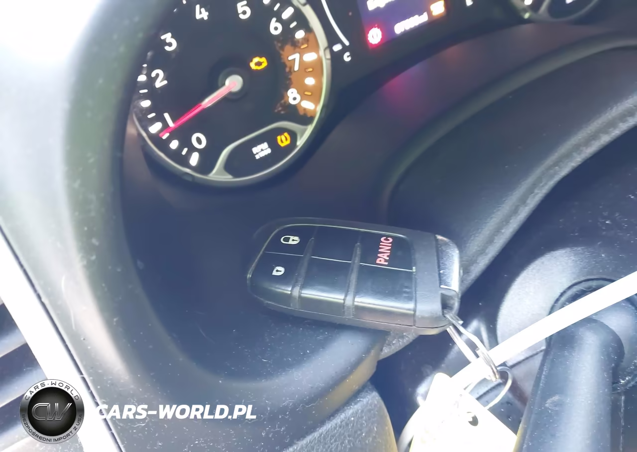 2018 Jeep Renegade Latitude 4X4 VIN:ZACCJBBB2JPJ30021 - 11