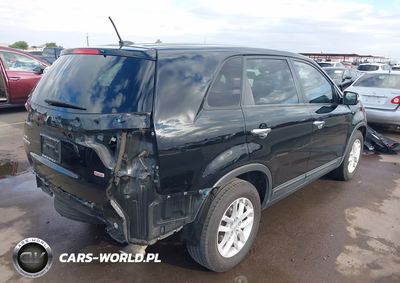2015 Kia Sorento Lx VIN:5XYKT3A62FG579614 - 4