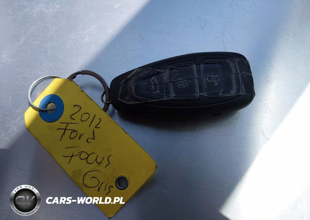 2012 Ford Focus Titanium VIN:1FAHP3N28CL209957 - 11