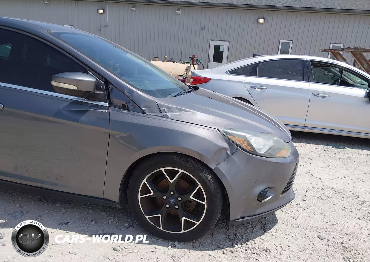 2012 Ford Focus Titanium VIN:1FAHP3N28CL209957 - 6