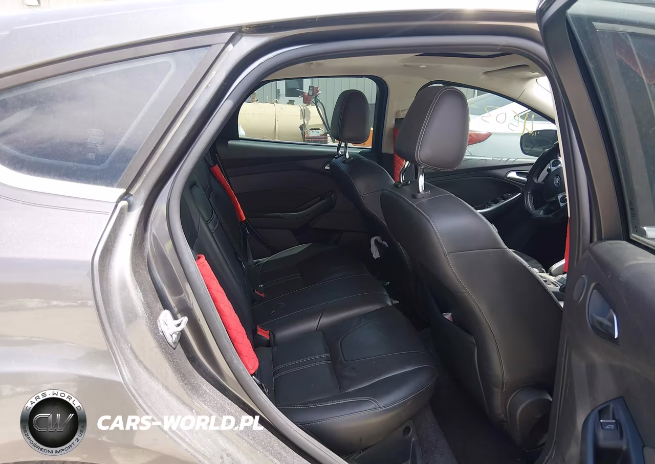2012 Ford Focus Titanium VIN:1FAHP3N28CL209957 - 8
