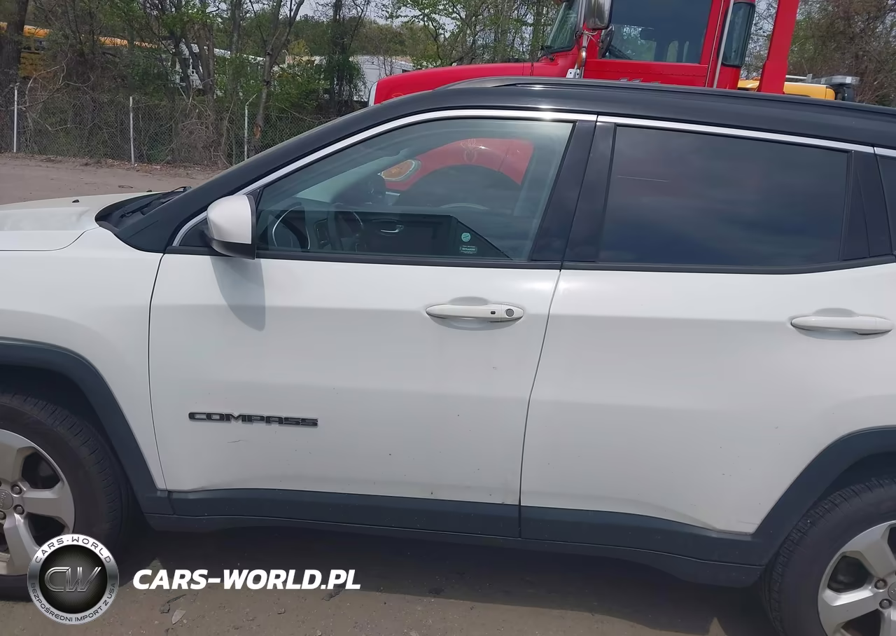 2018 Jeep Compass Latitude 4X4 VIN:3C4NJDBB2JT185780 - 15