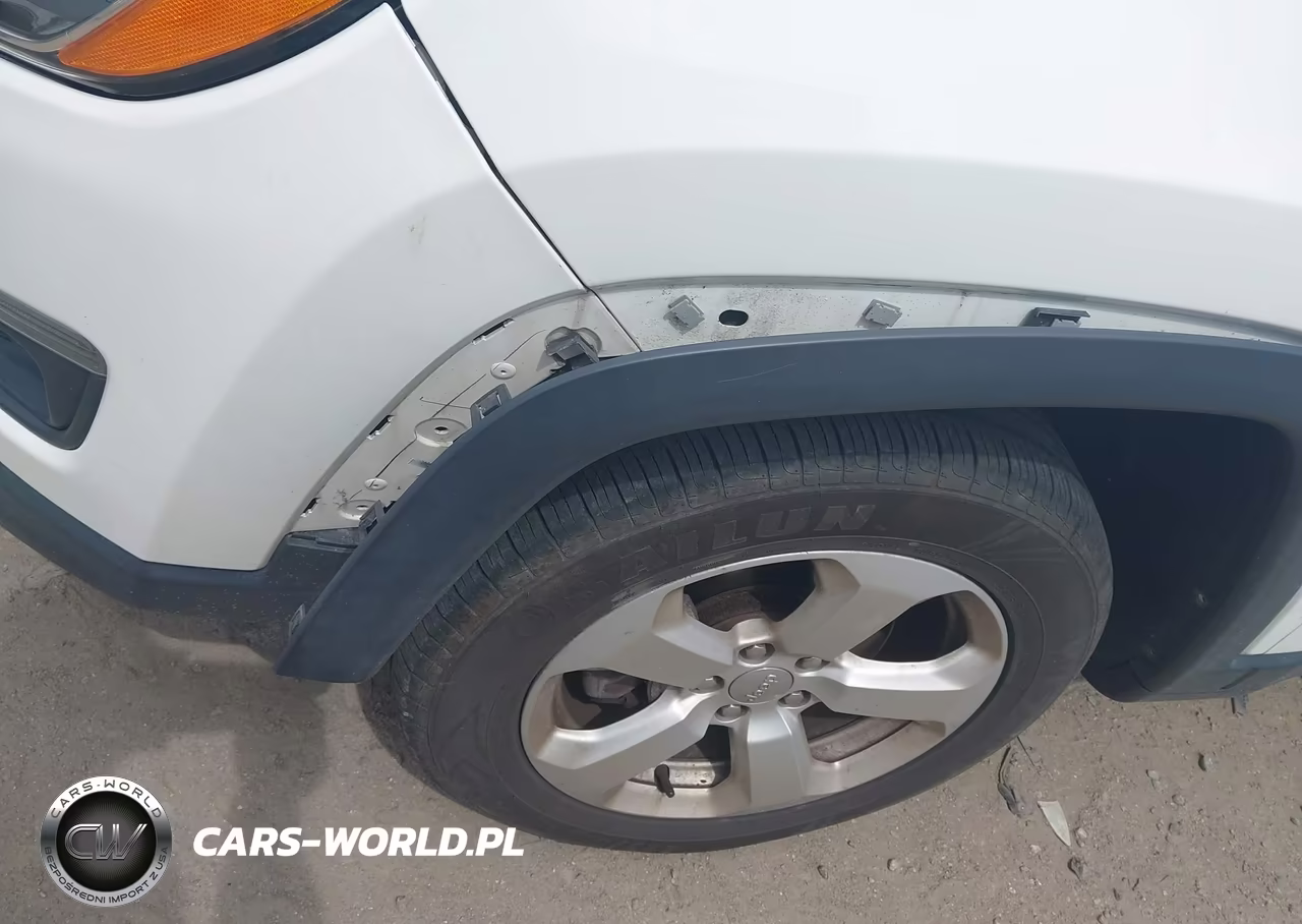 2018 Jeep Compass Latitude 4X4 VIN:3C4NJDBB2JT185780 - 18