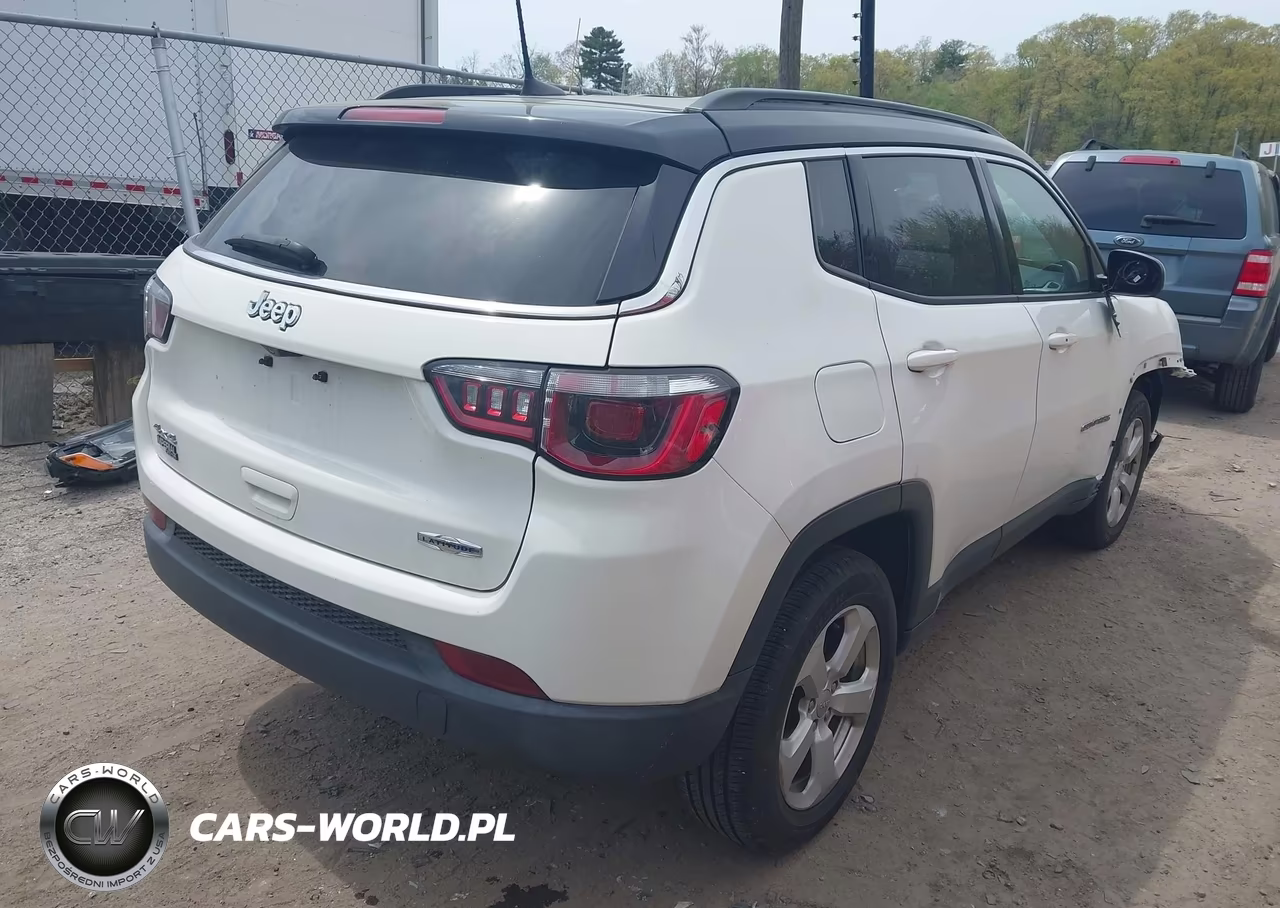 2018 Jeep Compass Latitude 4X4 VIN:3C4NJDBB2JT185780 - 4