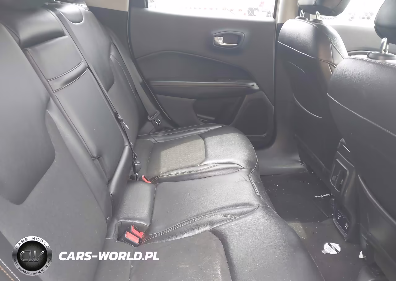 2018 Jeep Compass Latitude 4X4 VIN:3C4NJDBB2JT185780 - 8