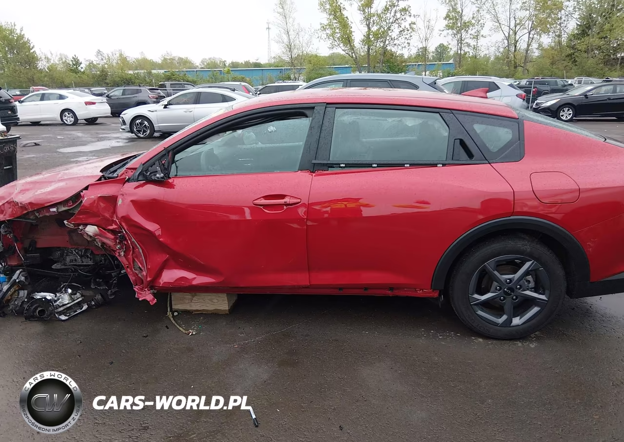 2025 Kia K4 Lxs VIN:3KPFT4DE8SE240986 - 15