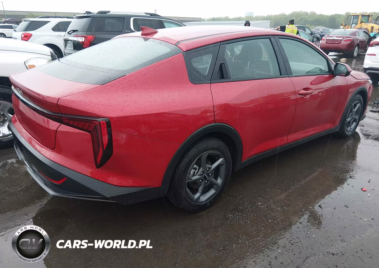 2025 Kia K4 Lxs VIN:3KPFT4DE8SE240986 - 4