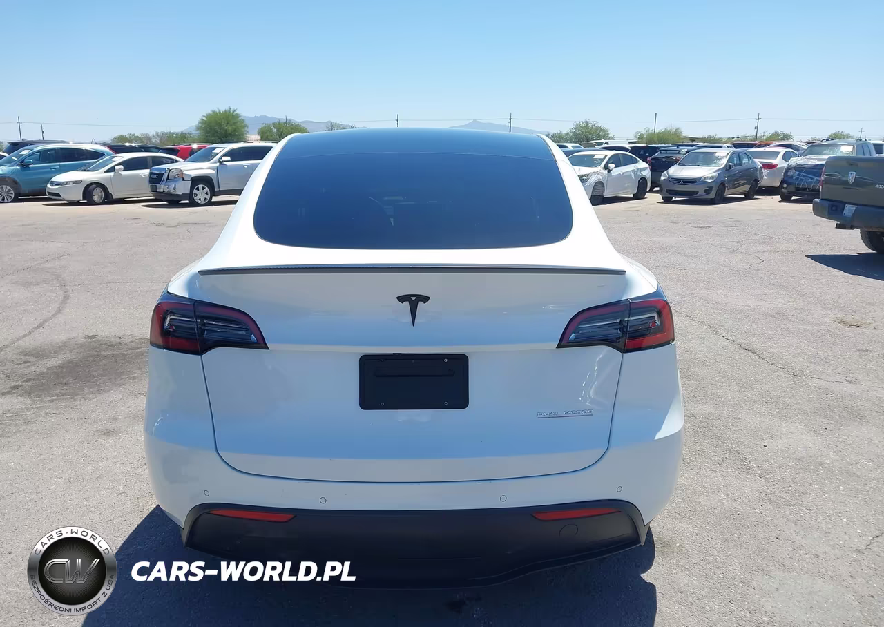2022 Tesla Model Y Performance Dual Motor All-Wheel Drive VIN:7SAYGDEF4NF395556 - 16