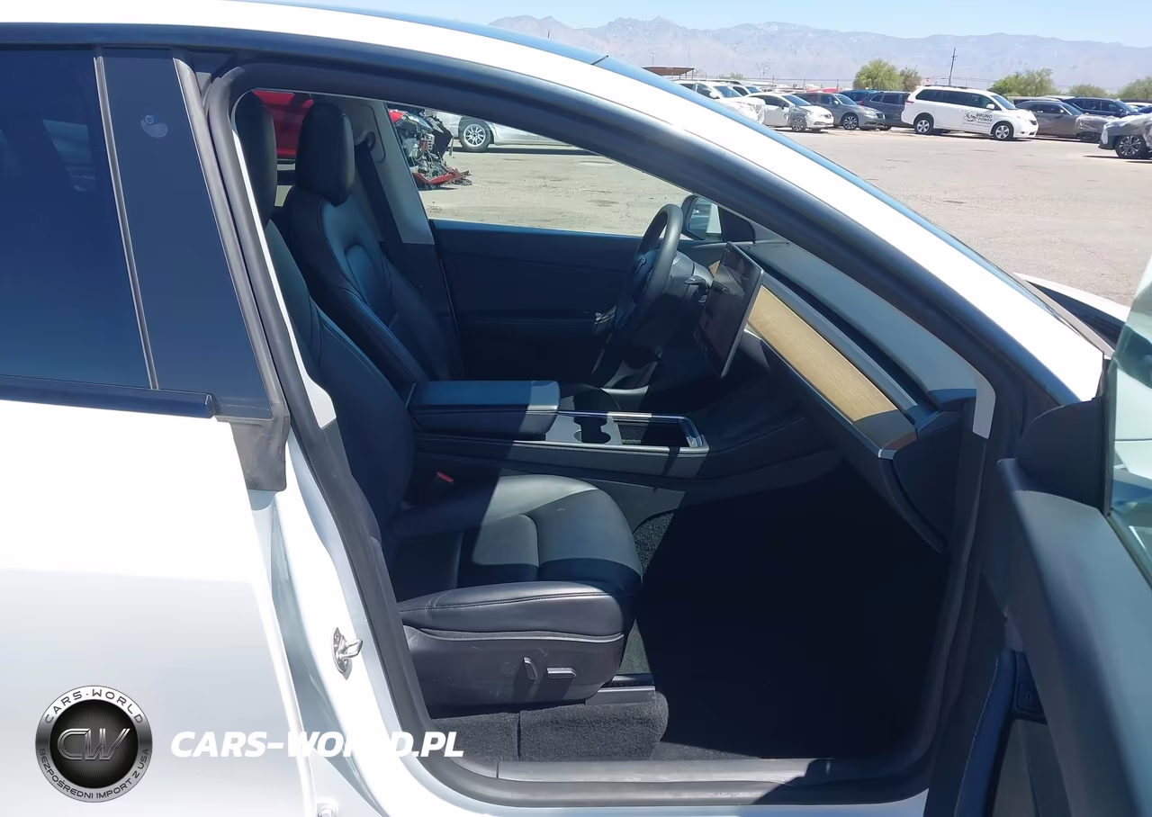 2022 Tesla Model Y Performance Dual Motor All-Wheel Drive VIN:7SAYGDEF4NF395556 - 5