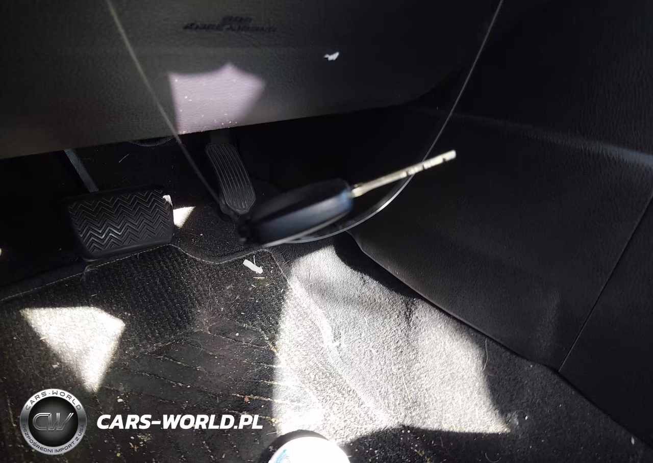 2017 Toyota Corolla Le VIN:5YFBURHE3HP736370 - 11