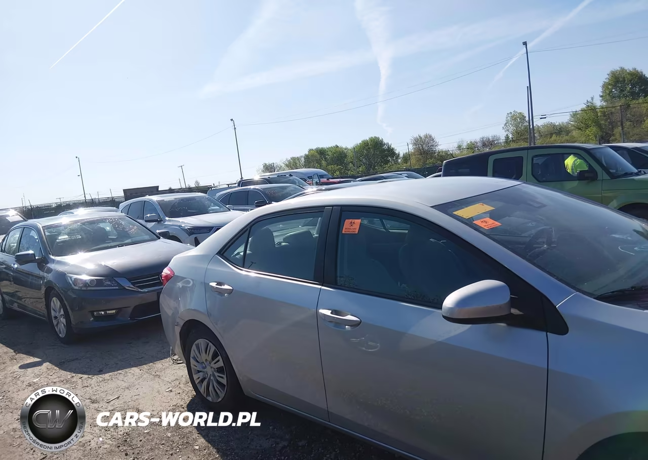 2017 Toyota Corolla Le VIN:5YFBURHE3HP736370 - 13