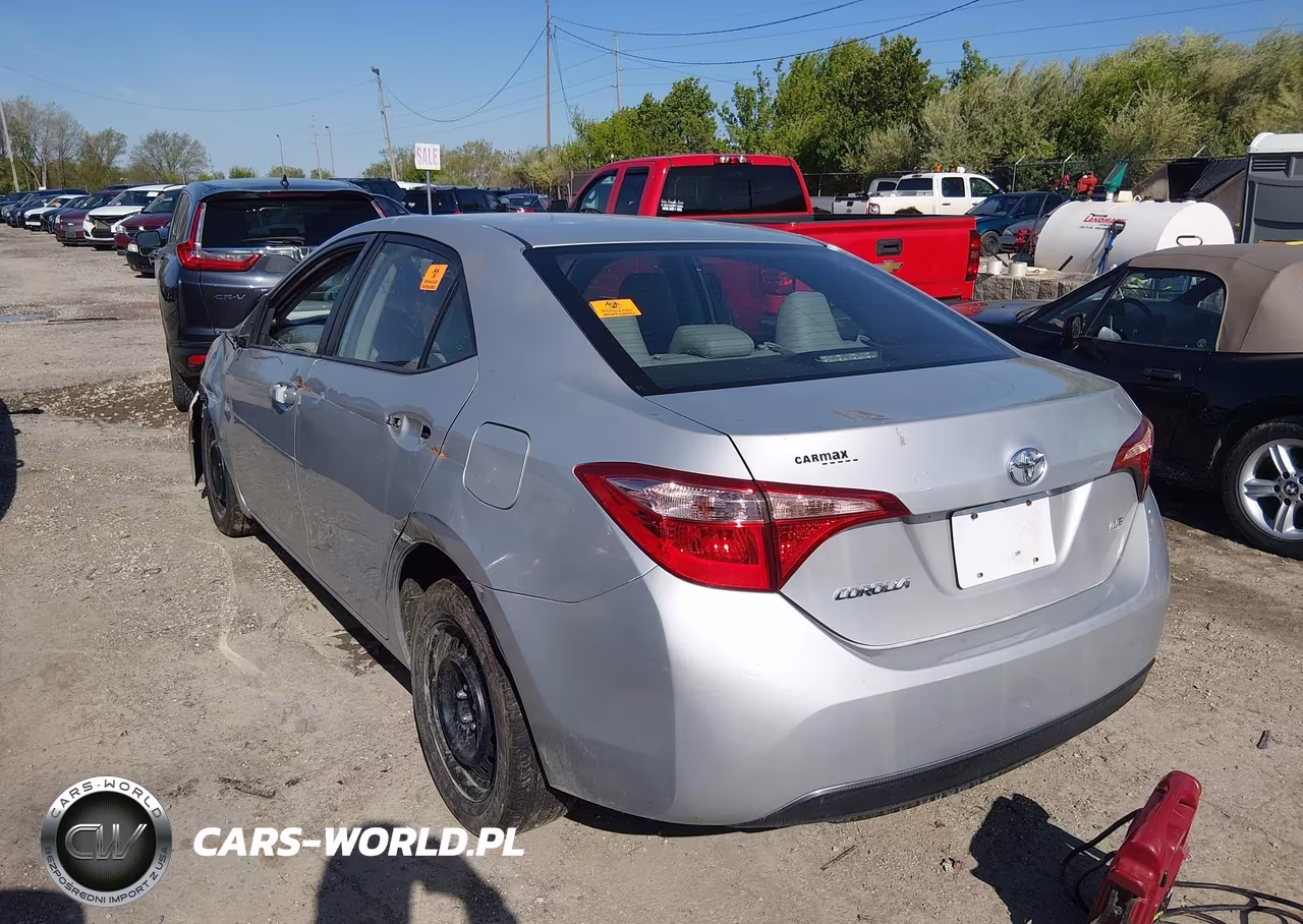 2017 Toyota Corolla Le VIN:5YFBURHE3HP736370 - 3