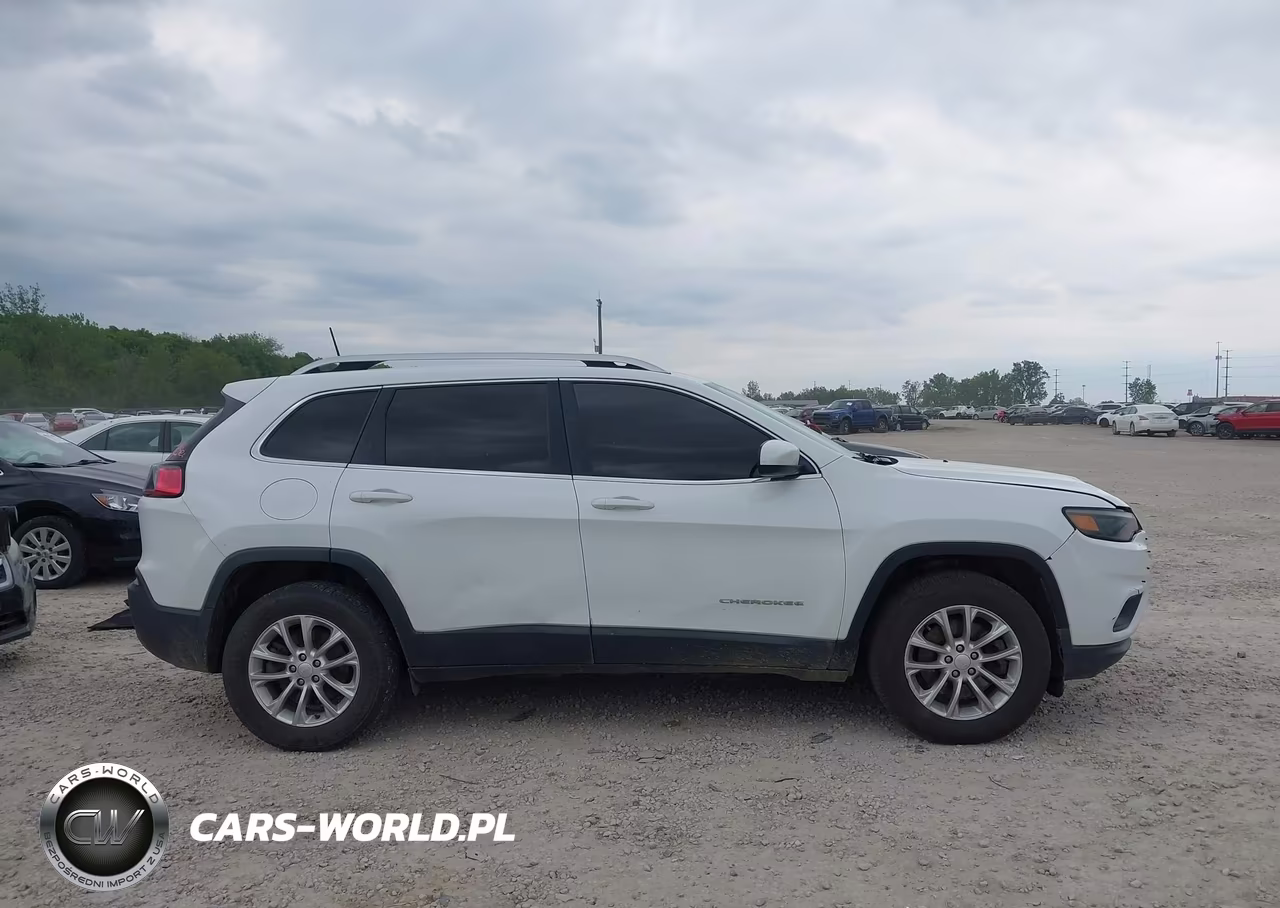 2019 Jeep Cherokee Latitude 4X4 VIN:1C4PJMCB1KD212384 - 13
