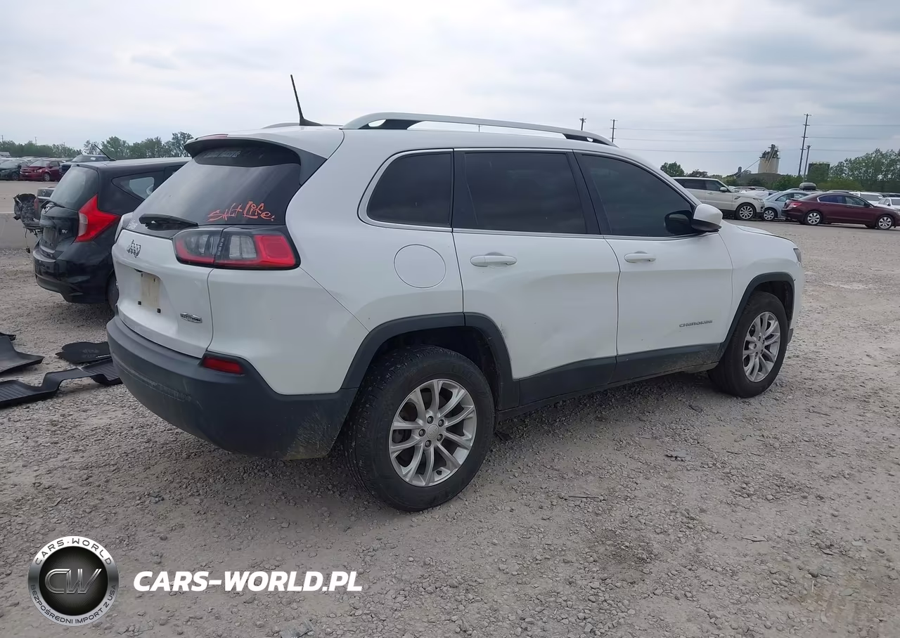 2019 Jeep Cherokee Latitude 4X4 VIN:1C4PJMCB1KD212384 - 4