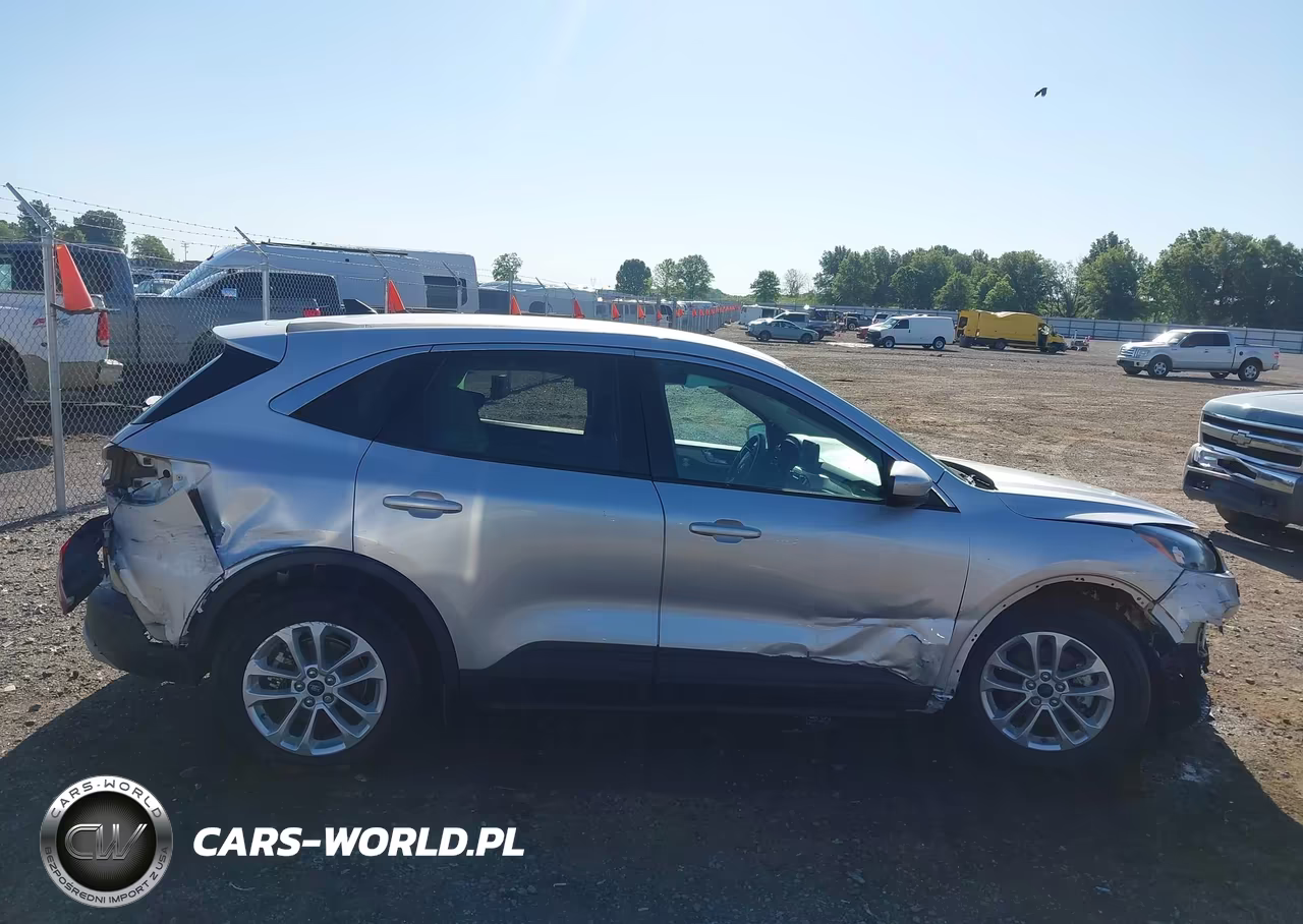 2020 Ford Escape Se VIN:1FMCU0G60LUC33252 - 13