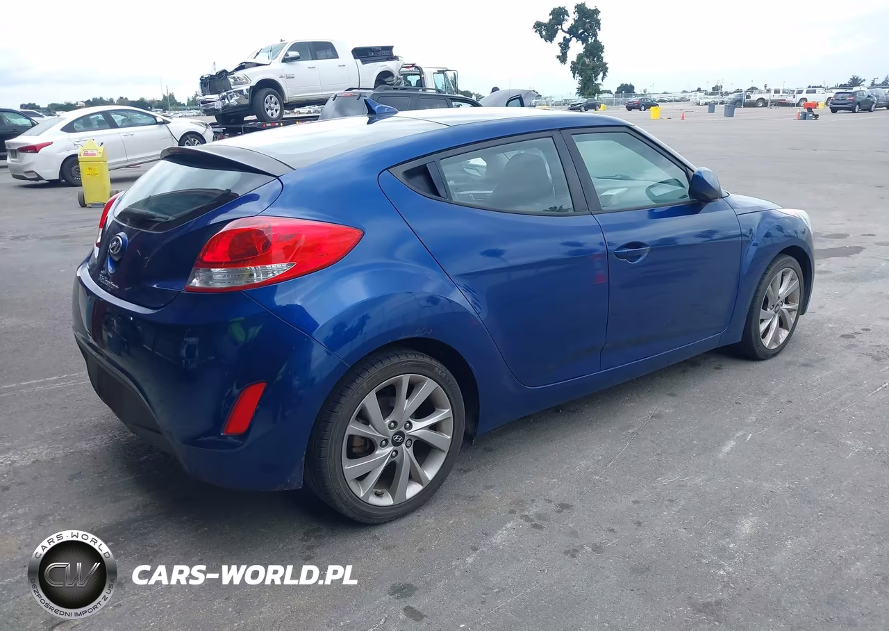 2017 Hyundai Veloster VIN:KMHTC6AD0HU319598 - 4