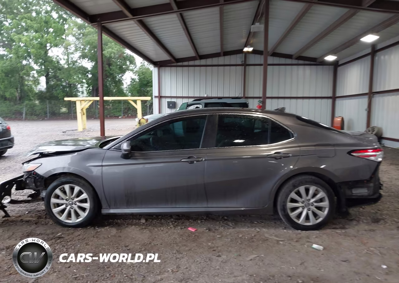 2019 Toyota Camry Le VIN:4T1B11HK8KU184600 - 15
