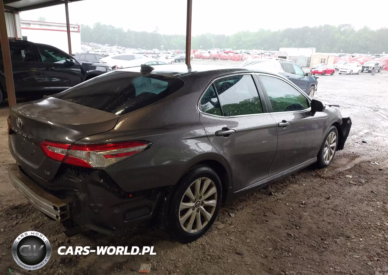 2019 Toyota Camry Le VIN:4T1B11HK8KU184600 - 4