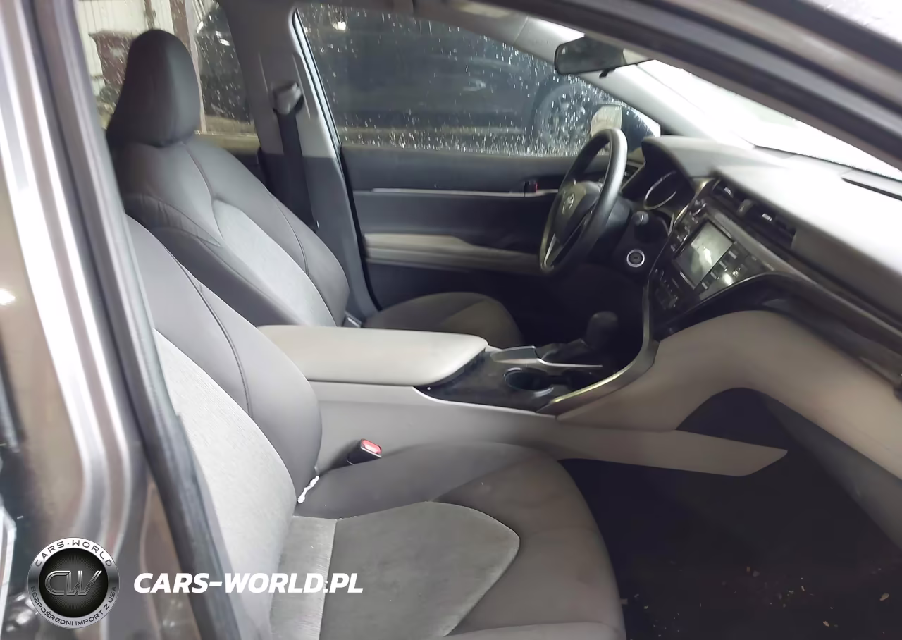 2019 Toyota Camry Le VIN:4T1B11HK8KU184600 - 5