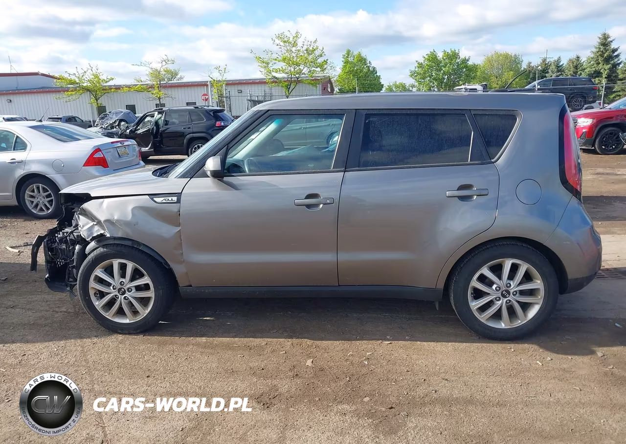 2018 Kia Soul + VIN:KNDJP3A54J7509562 - 14