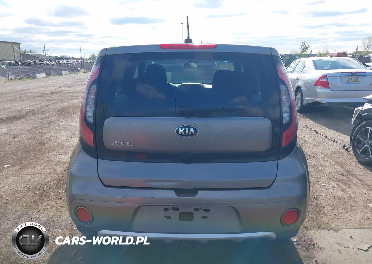 2018 Kia Soul + VIN:KNDJP3A54J7509562 - 16