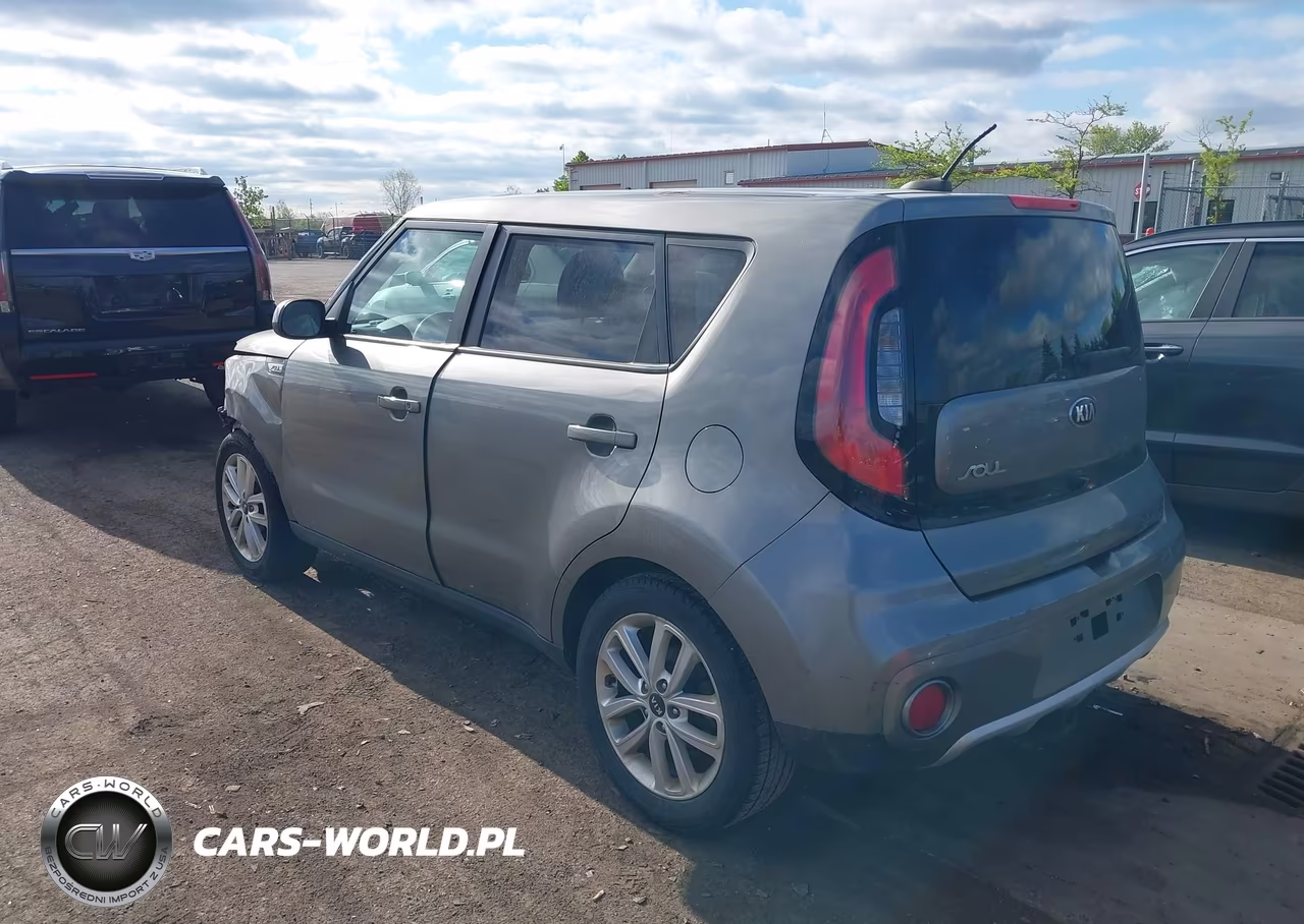 2018 Kia Soul + VIN:KNDJP3A54J7509562 - 3