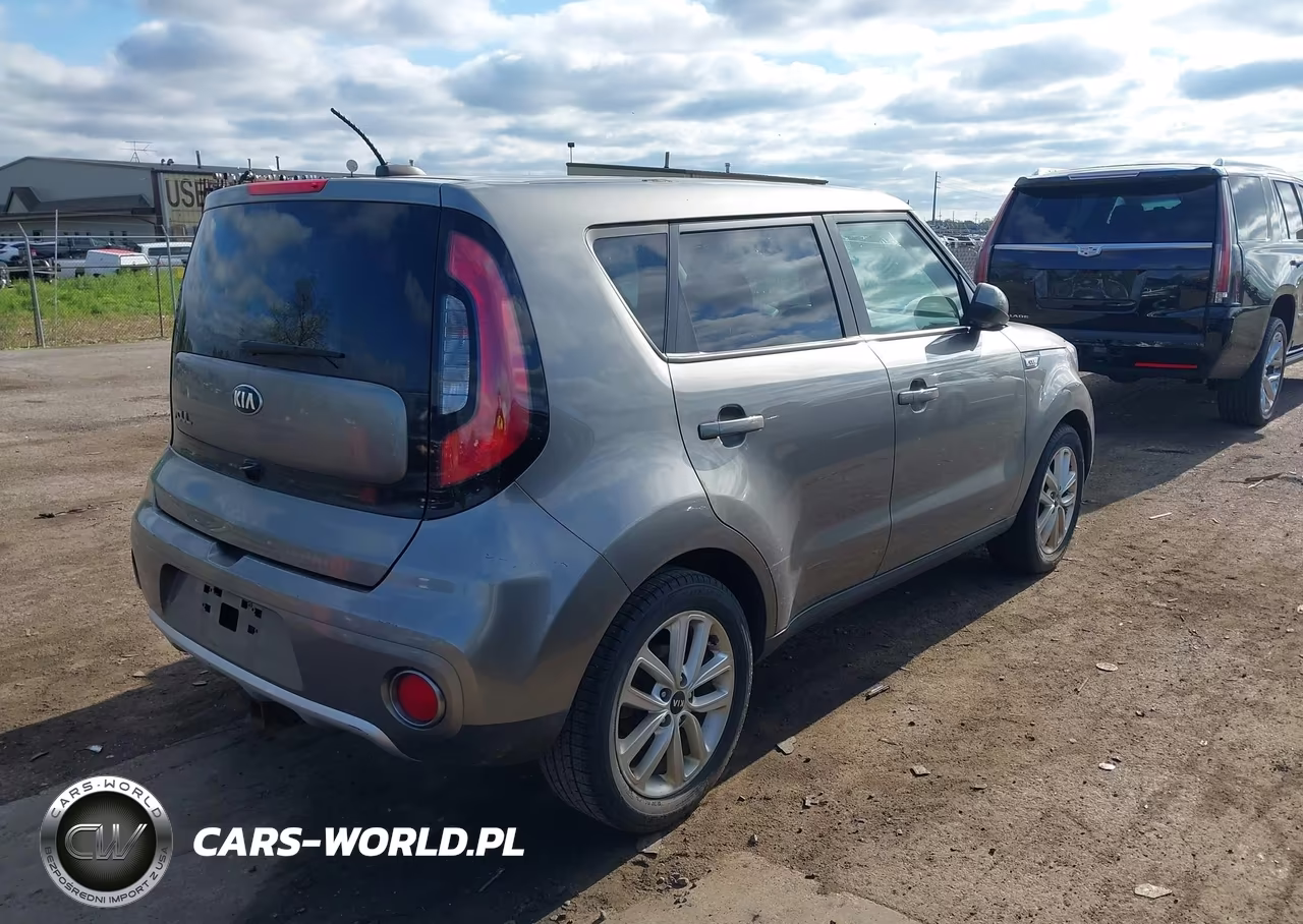 2018 Kia Soul + VIN:KNDJP3A54J7509562 - 4