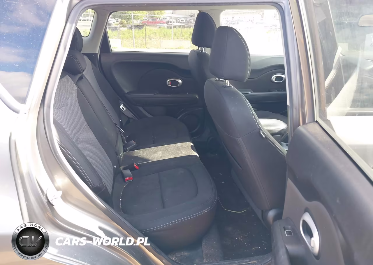 2018 Kia Soul + VIN:KNDJP3A54J7509562 - 8