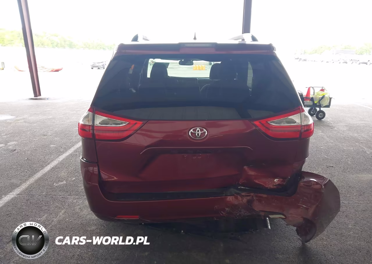 2018 Toyota Sienna Le 8 Passenger VIN:5TDKZ3DC2JS909912 - 16
