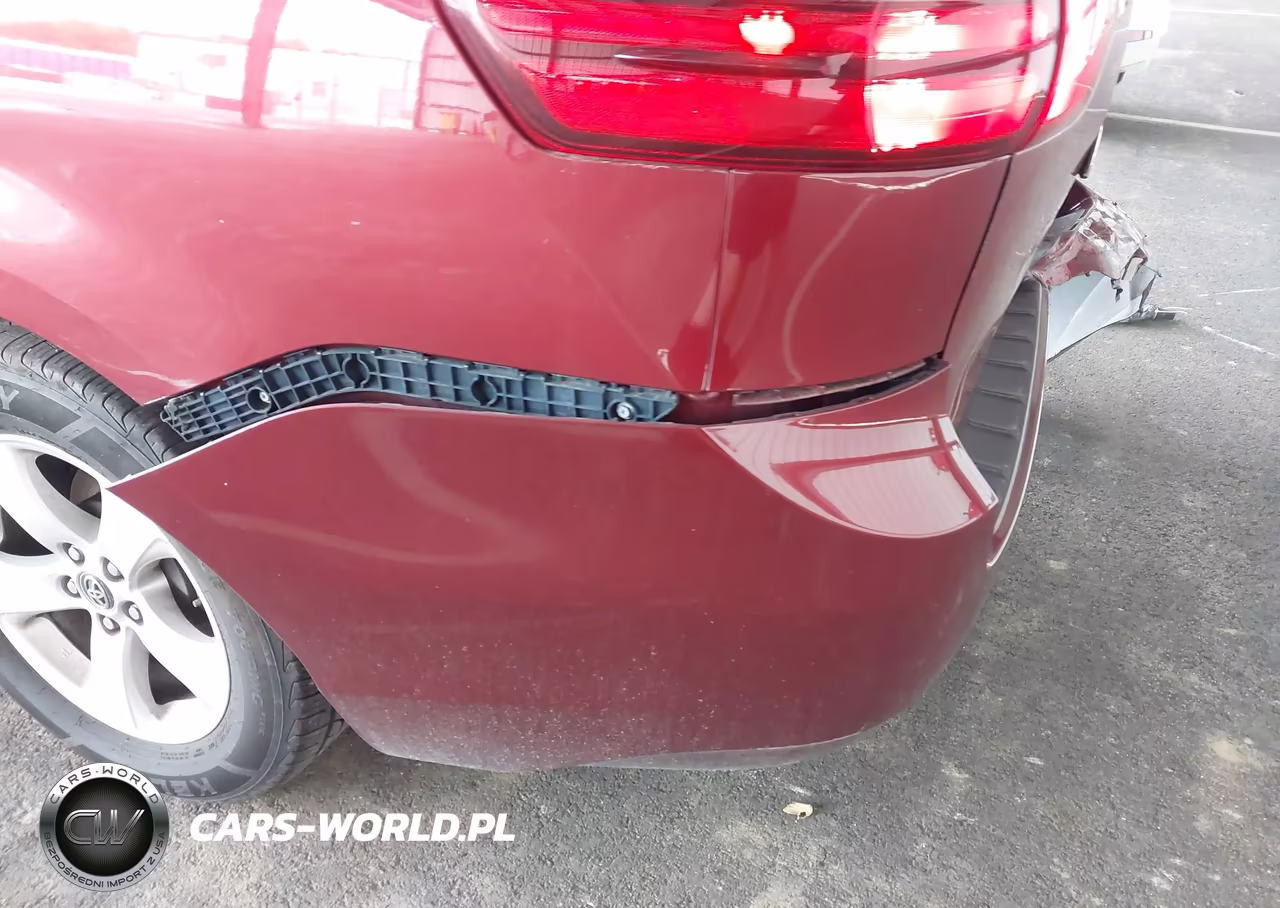 2018 Toyota Sienna Le 8 Passenger VIN:5TDKZ3DC2JS909912 - 19