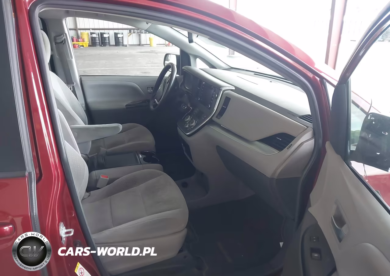 2018 Toyota Sienna Le 8 Passenger VIN:5TDKZ3DC2JS909912 - 5
