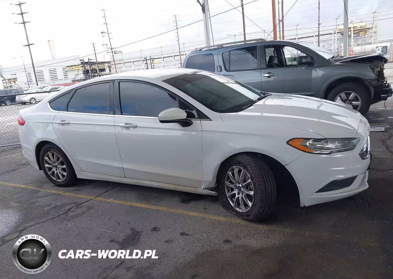 2017 Ford Fusion S VIN:3FA6P0G71HR330403 - 13
