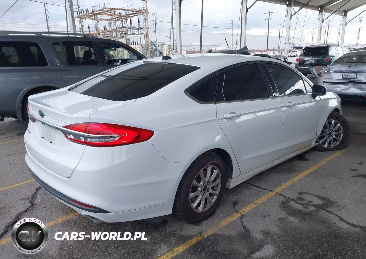 2017 Ford Fusion S VIN:3FA6P0G71HR330403 - 4