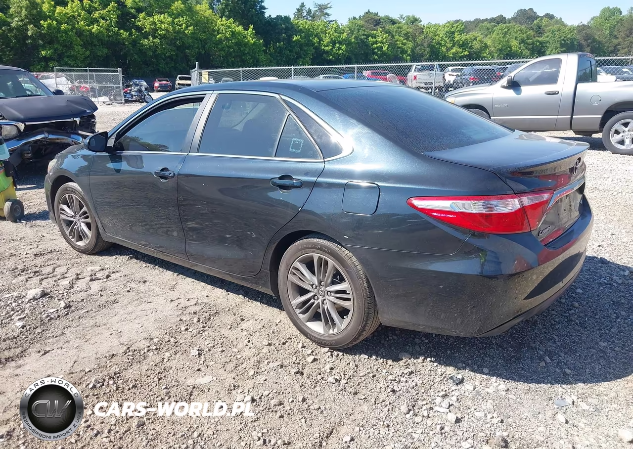 2016 Toyota Camry Se VIN:4T1BF1FK4GU174349 - 3